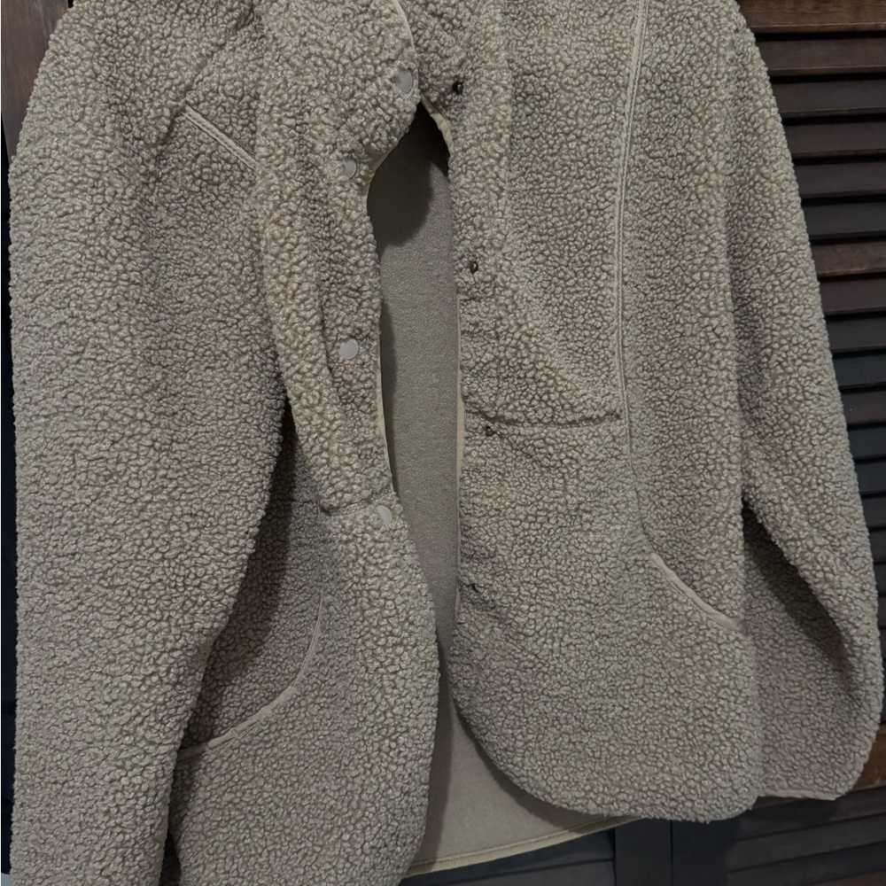 Avalanche outdoor supply company teddy bear jacket